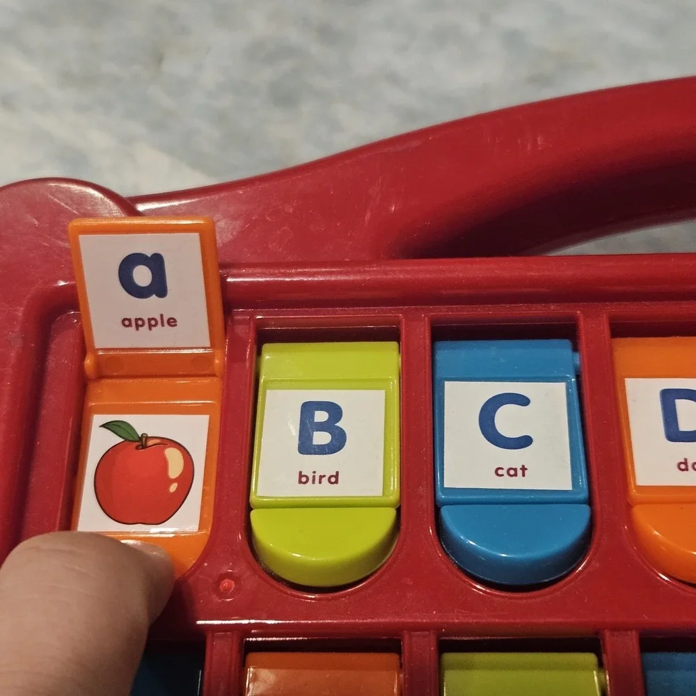 Battat Hide & Seek Alphabet 50 Pop-Up Letter Picture Flaps Preschool Toy
